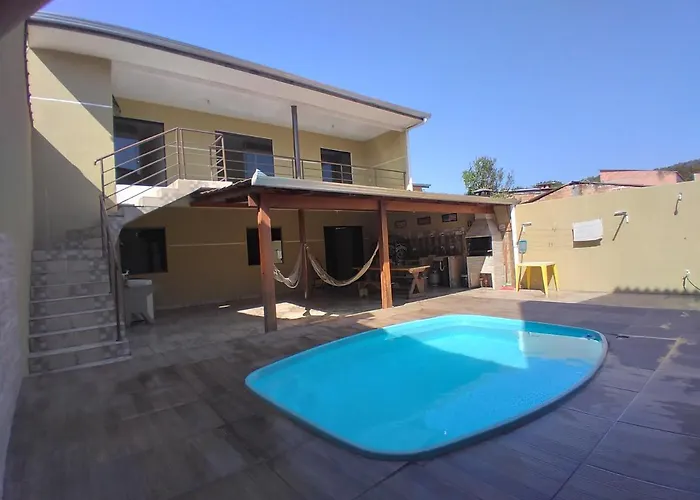 Sobrado Com Piscina Em Caioba
