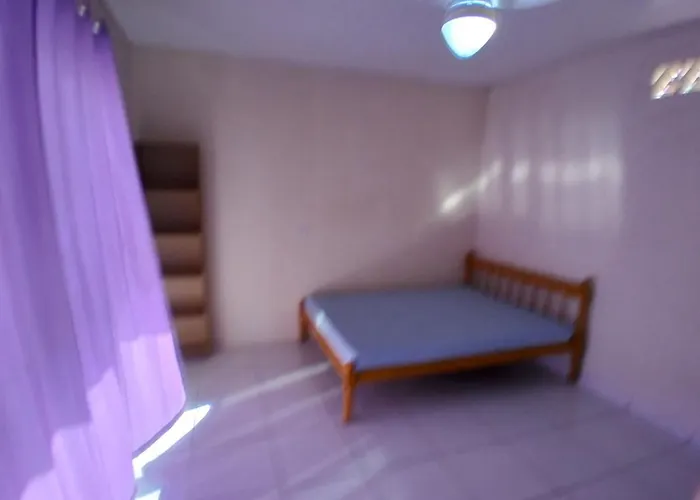Sobrado Com Piscina Em Caioba